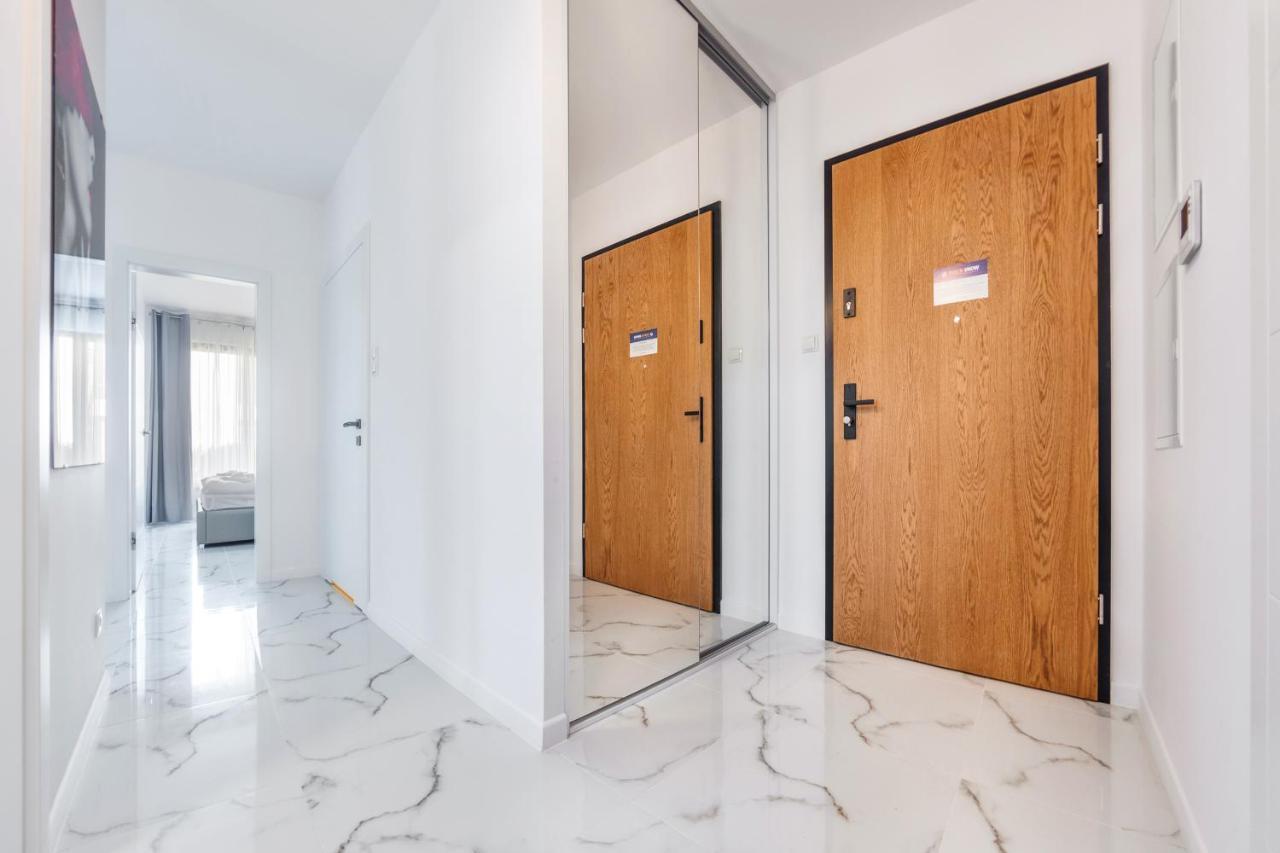 Luxury Long Island Suite Гданьск Экстерьер фото