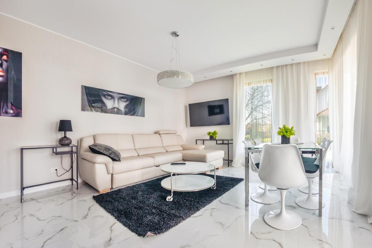 Luxury Long Island Suite Гданьск Экстерьер фото