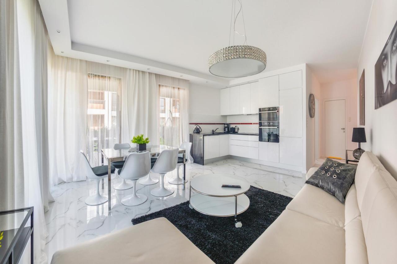 Luxury Long Island Suite Гданьск Экстерьер фото