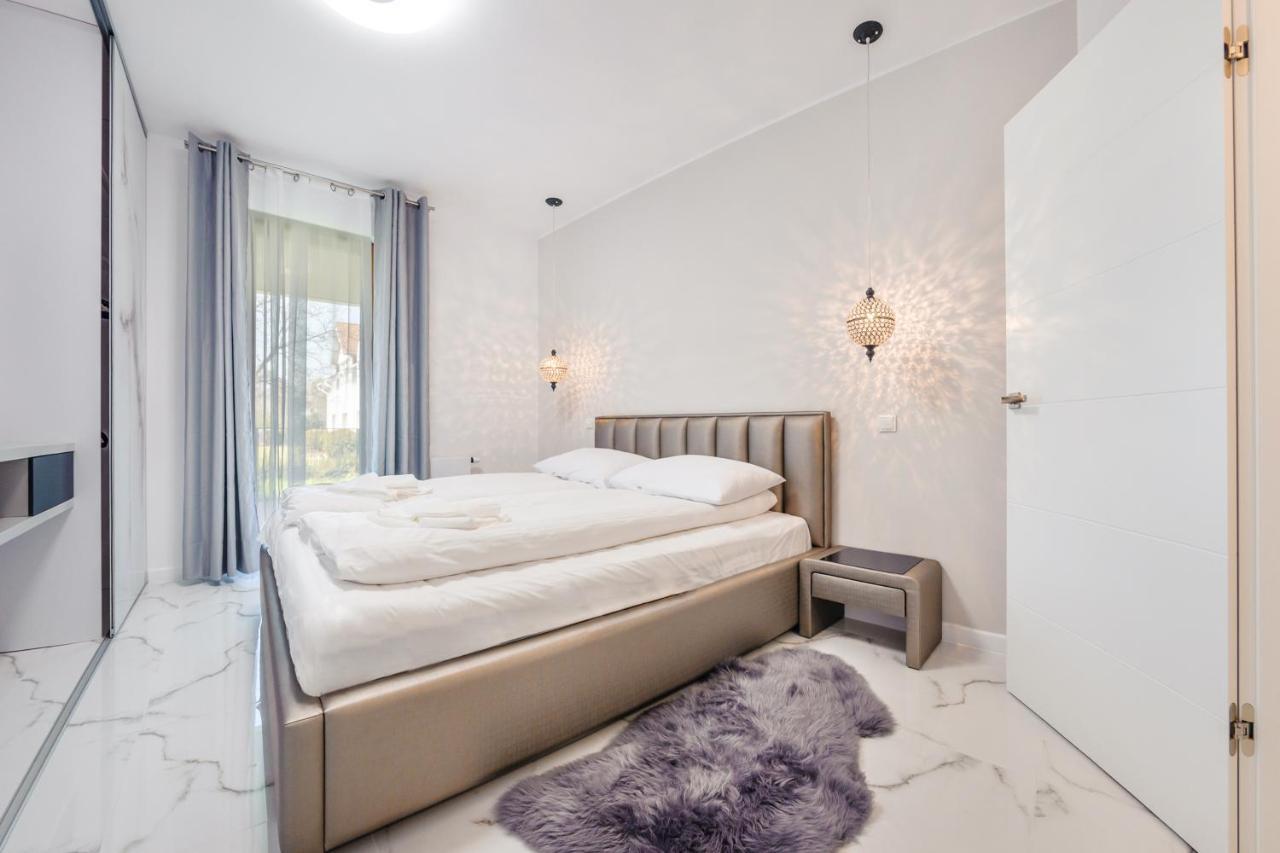 Luxury Long Island Suite Гданьск Экстерьер фото