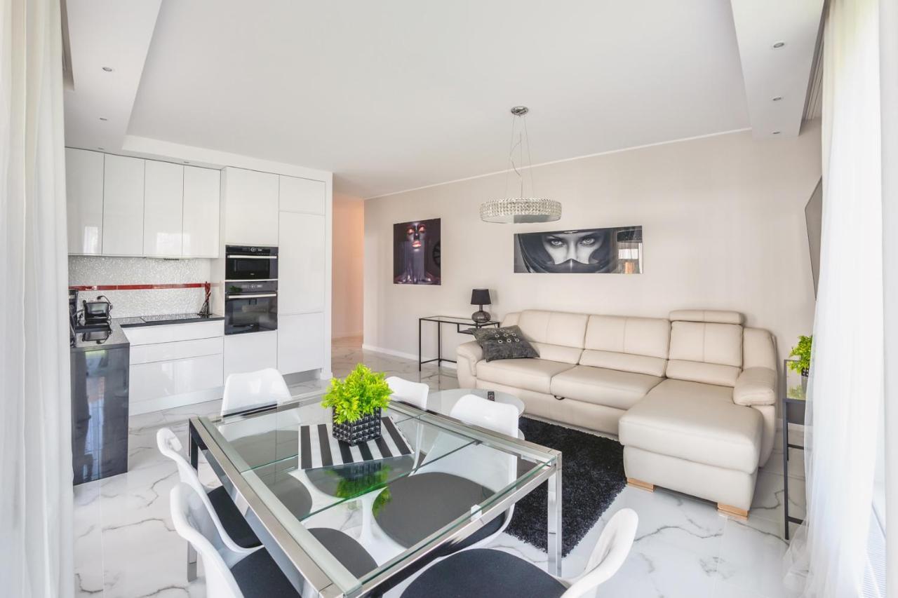 Luxury Long Island Suite Гданьск Экстерьер фото