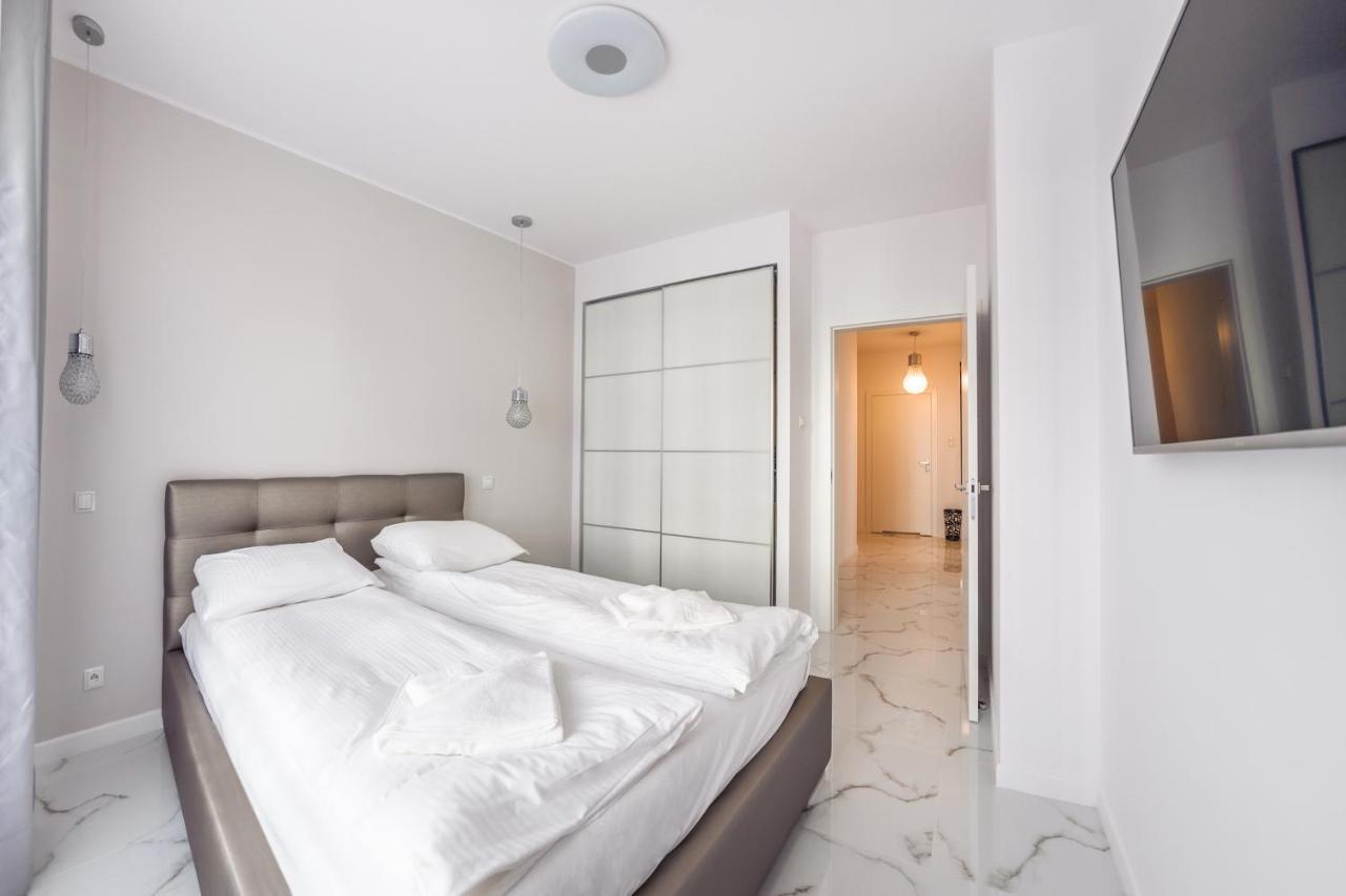 Luxury Long Island Suite Гданьск Экстерьер фото