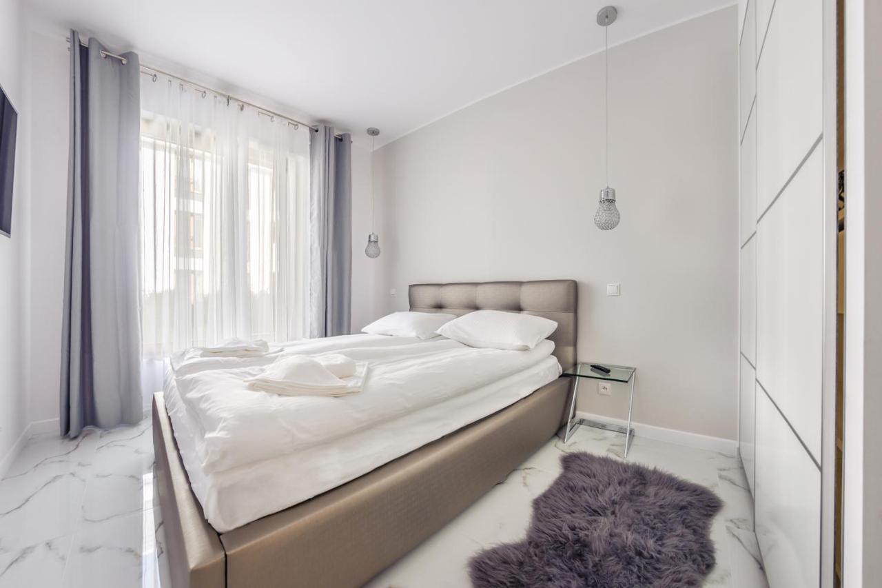 Luxury Long Island Suite Гданьск Экстерьер фото