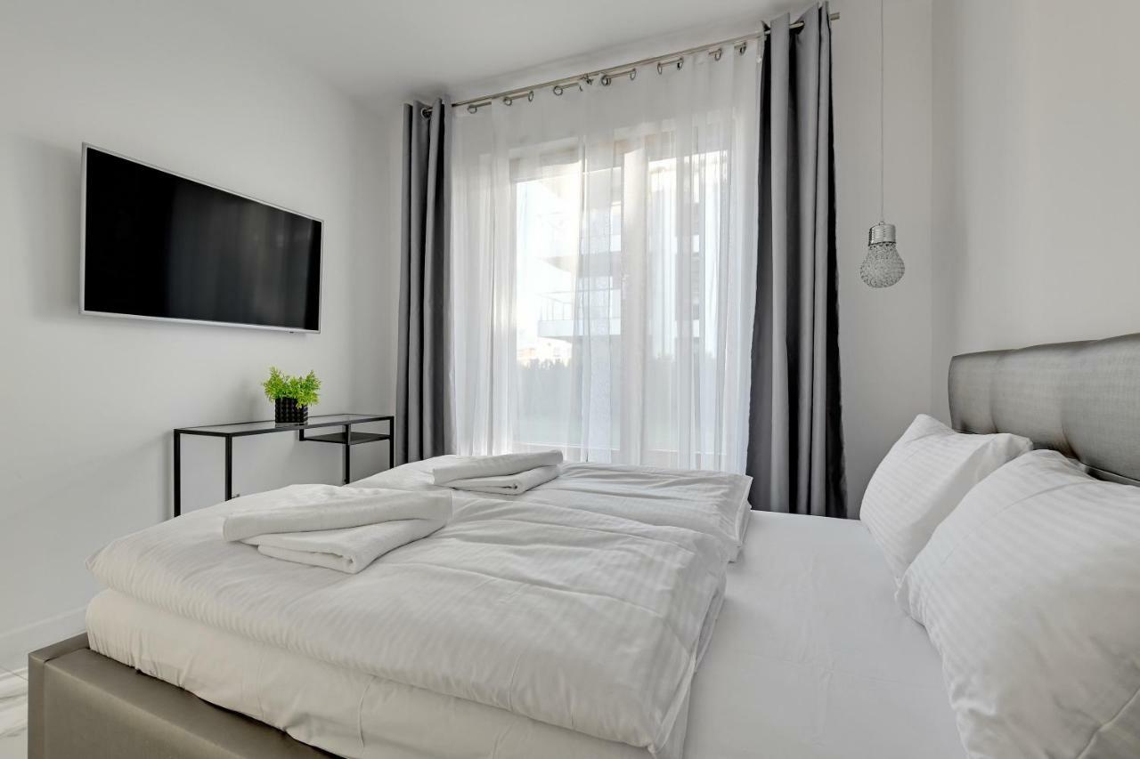Luxury Long Island Suite Гданьск Экстерьер фото