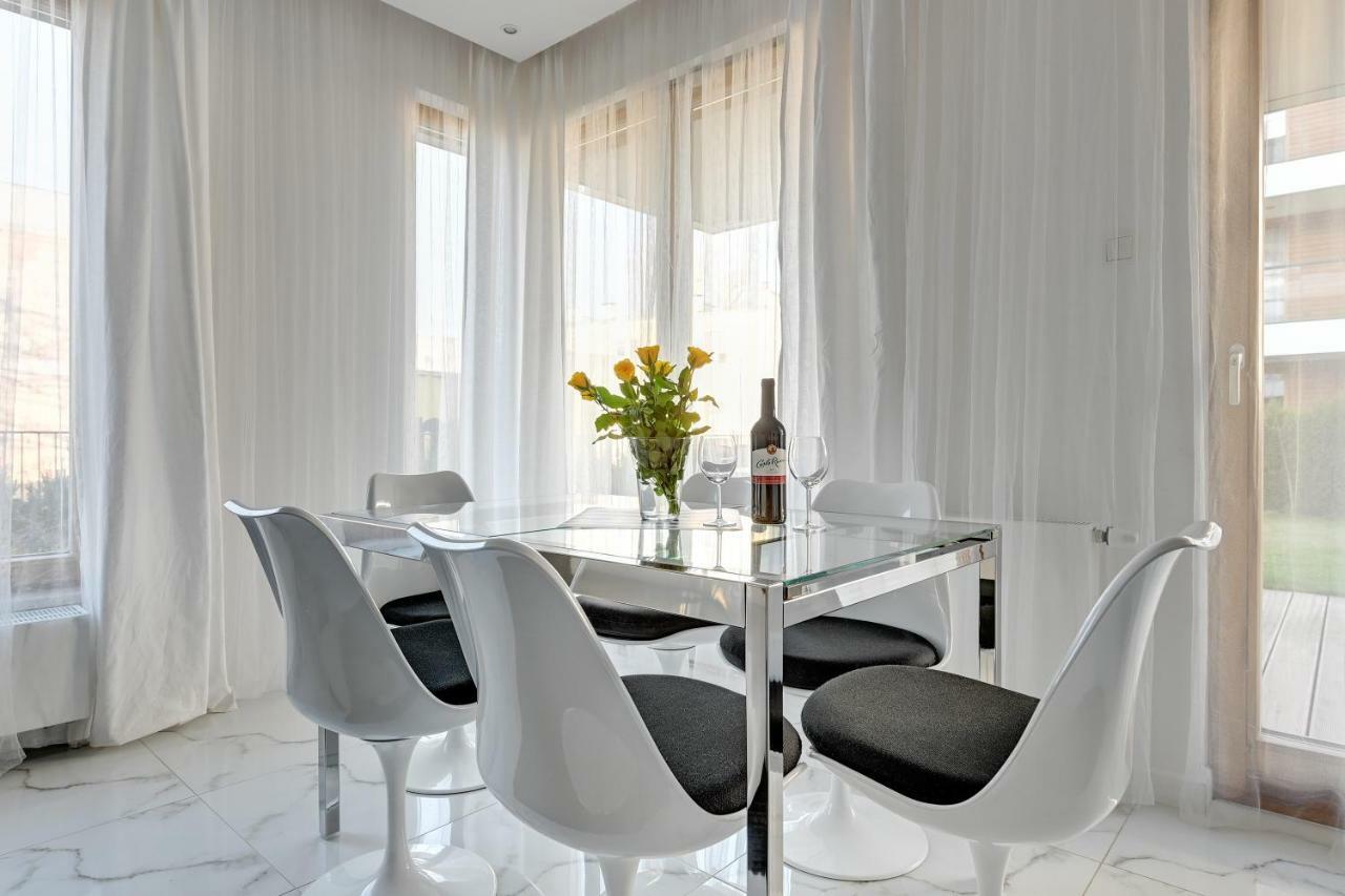 Luxury Long Island Suite Гданьск Экстерьер фото