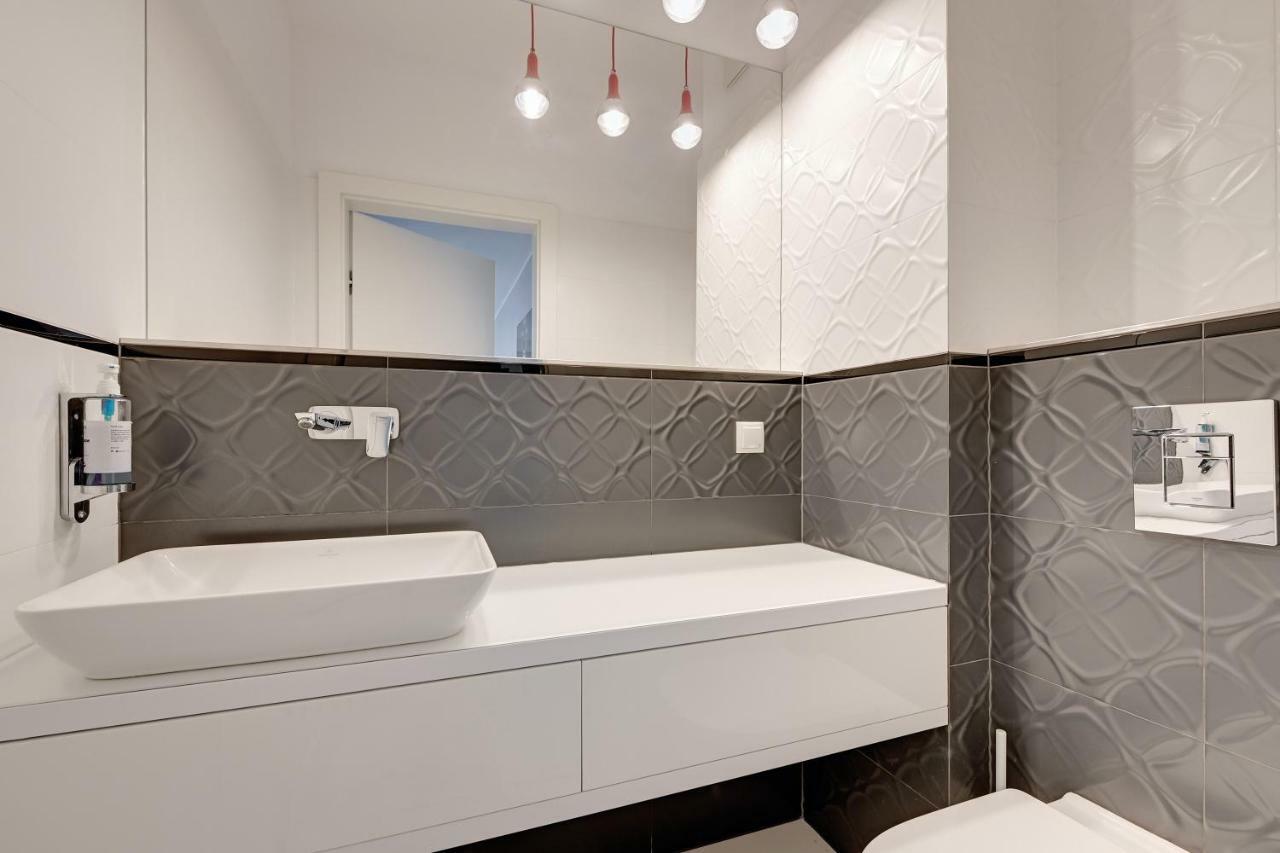 Luxury Long Island Suite Гданьск Экстерьер фото